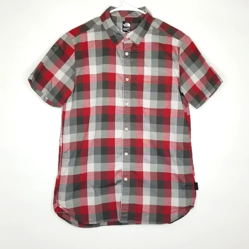 Northface Men's Red Gray White Road Trip Plaid Shortsleeve Buttondown Shirt, M